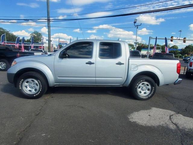 Photo of 2015 Silver Nissan Frontier