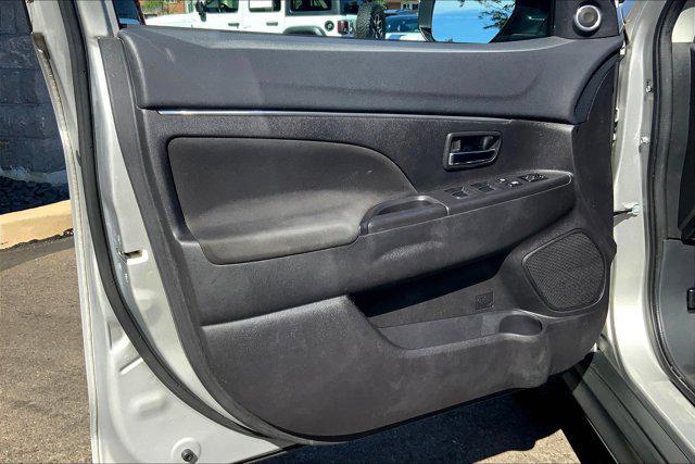 Photo of 2015 Silver Mitsubishi Outlander Sport