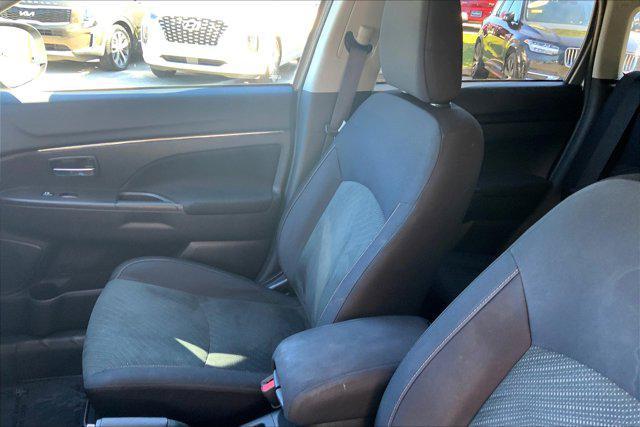 Photo of 2015 Silver Mitsubishi Outlander Sport