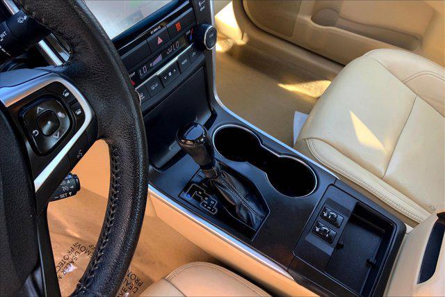 Photo of 2017 Blizzard Pearl Toyota Camry