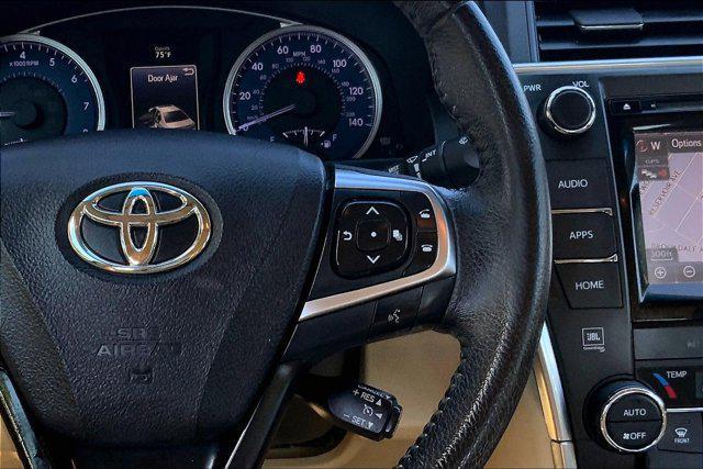 Photo of 2017 Blizzard Pearl Toyota Camry