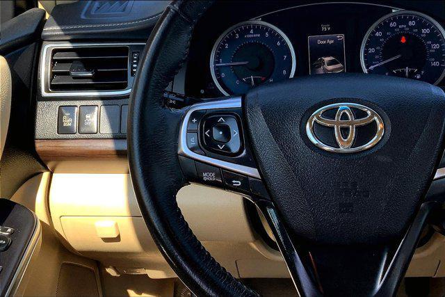 Photo of 2017 Blizzard Pearl Toyota Camry