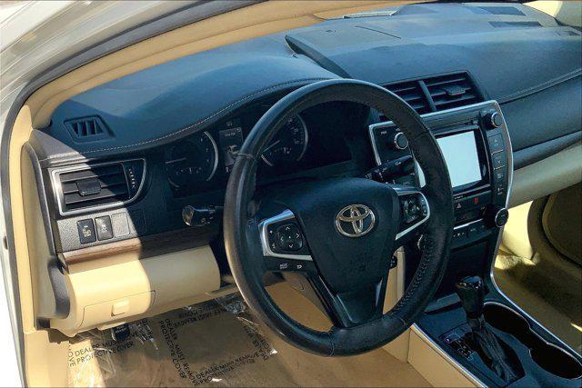Photo of 2017 Blizzard Pearl Toyota Camry