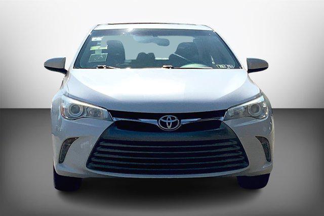 Photo of 2017 Blizzard Pearl Toyota Camry
