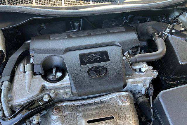 Photo of 2017 Blizzard Pearl Toyota Camry