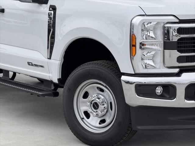Photo of 2025 Oxford White Ford F-350