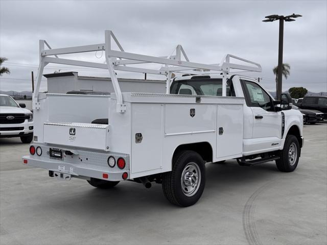 Photo of 2025 Oxford White Ford F-350