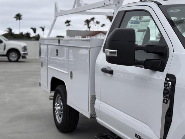 Photo of 2025 Oxford White Ford F-350
