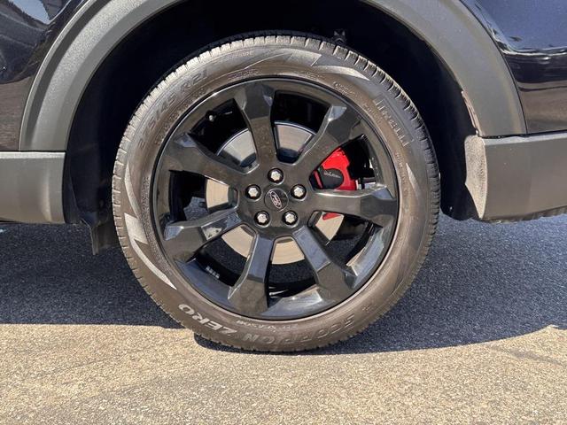 Photo of 2022 Agate Black Metallic Ford Explorer