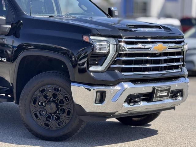 Photo of 2024 Black Chevrolet Silverado 2500