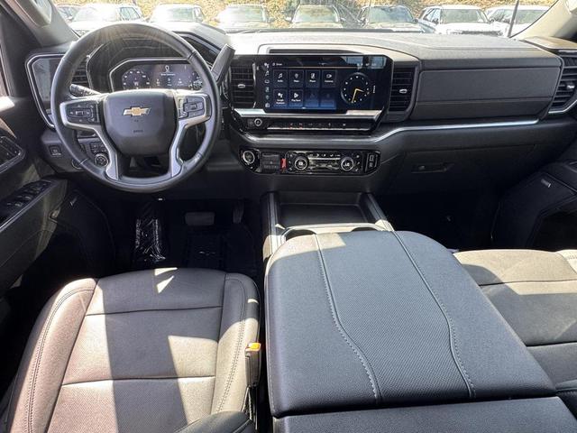 Photo of 2024 Black Chevrolet Silverado 2500