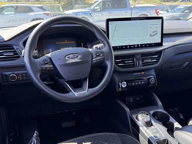 Photo of 2025 Gray Metallic Ford Escape