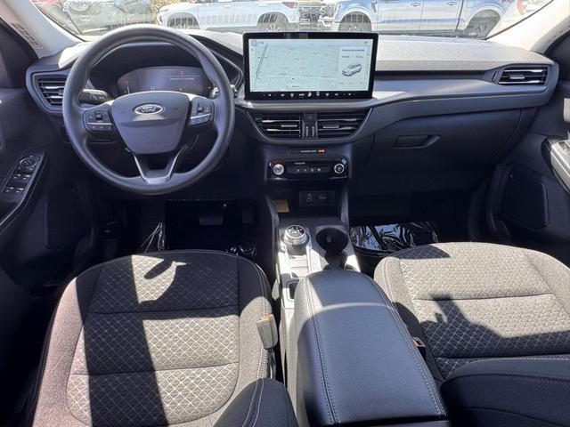 Photo of 2025 Gray Metallic Ford Escape
