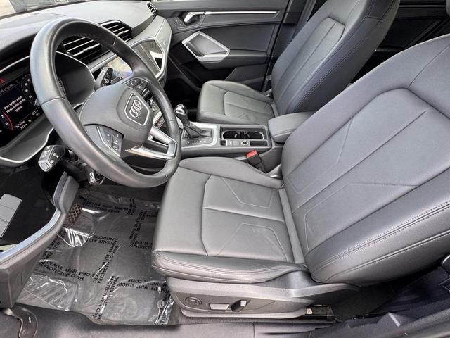 Photo of 2022 Blue Audi Q3