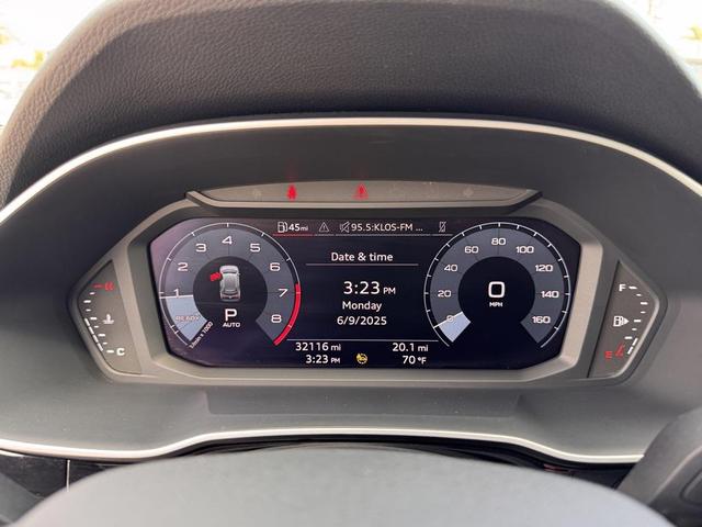 Photo of 2022 Blue Audi Q3