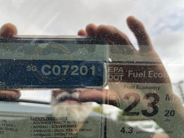 Photo of 2019 Oxford White Ford Escape