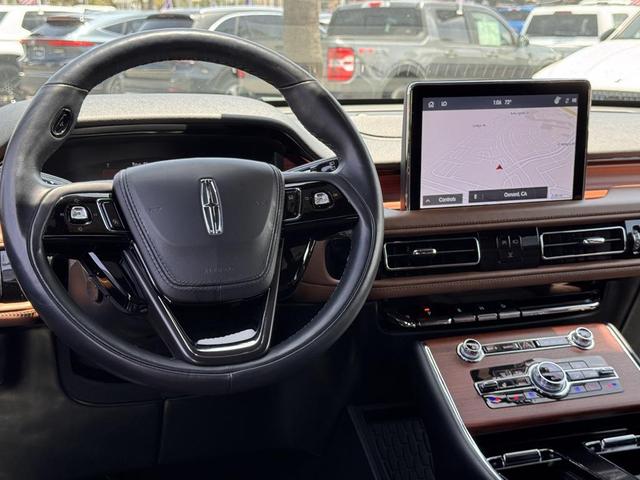 Photo of 2023 Infinite Black Metallic Clearcoat Lincoln Aviator