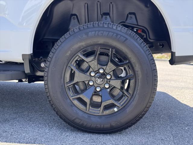 Photo of 2025 Oxford White Ford F-150 Lightning