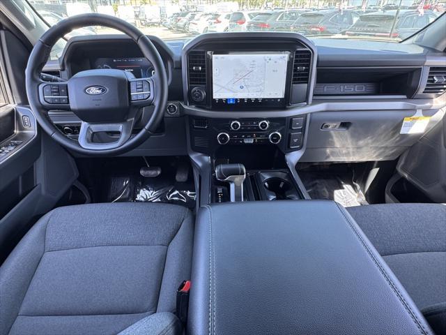 Photo of 2025 Oxford White Ford F-150 Lightning