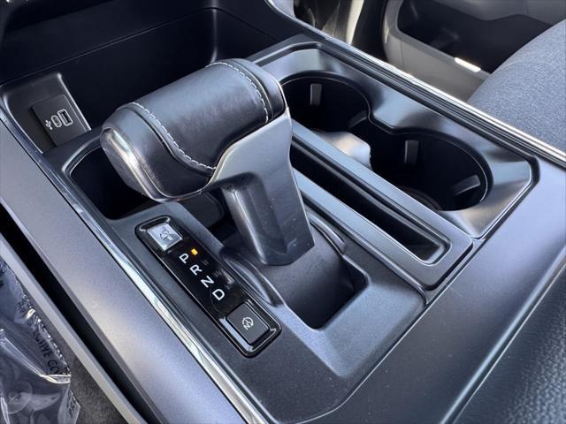 Photo of 2025 Oxford White Ford F-150 Lightning
