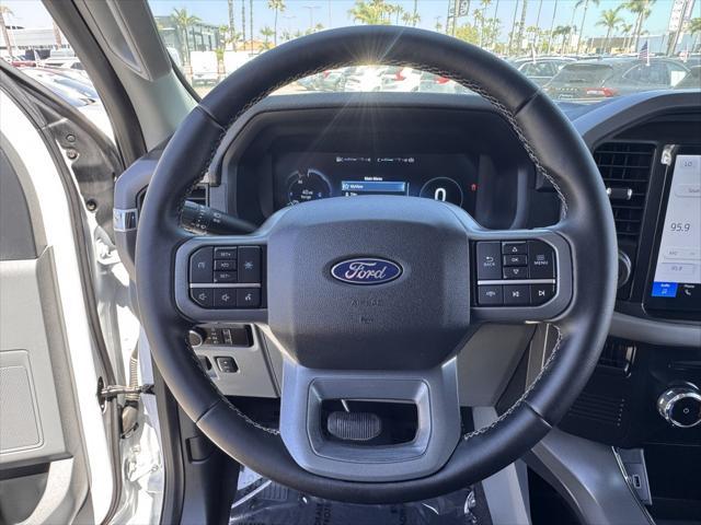 Photo of 2025 Oxford White Ford F-150 Lightning