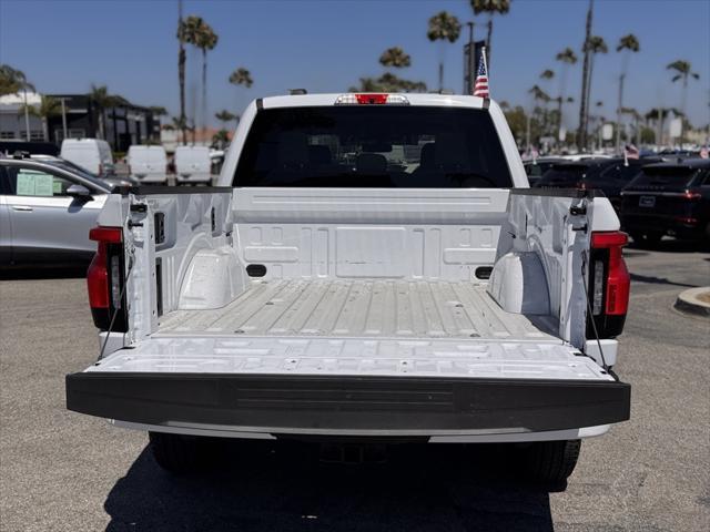 Photo of 2025 Oxford White Ford F-150 Lightning