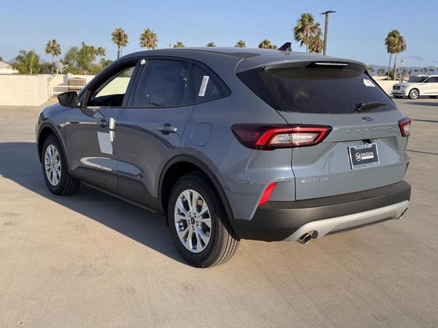 Photo of 2025 Vapor Blue Metallic Ford Escape