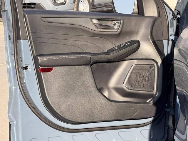 Photo of 2025 Vapor Blue Metallic Ford Escape