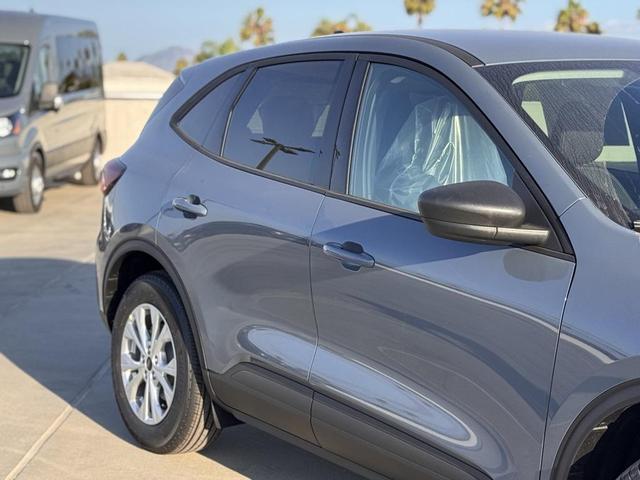 Photo of 2025 Vapor Blue Metallic Ford Escape