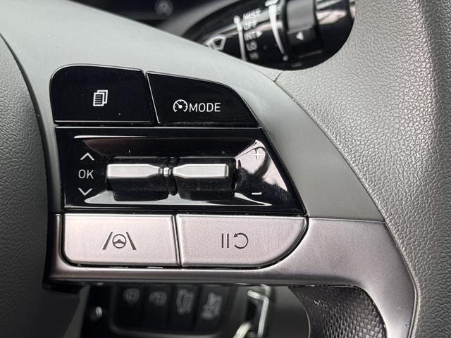 Photo of 2022 Phantom Black Hyundai ELANTRA