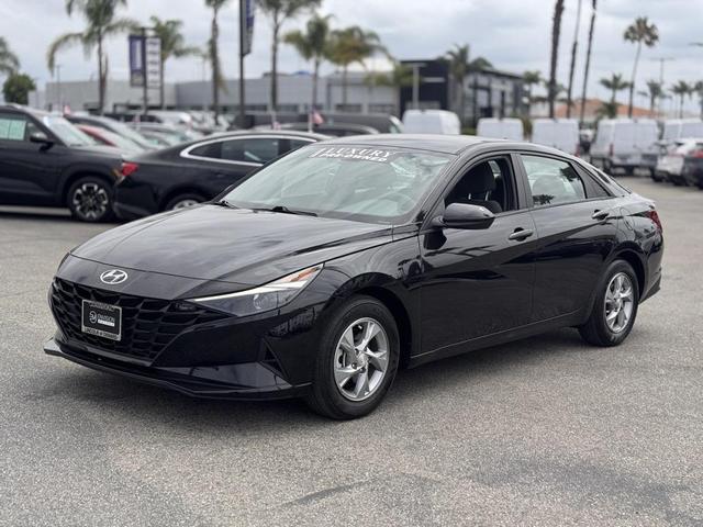 Photo of 2022 Phantom Black Hyundai ELANTRA