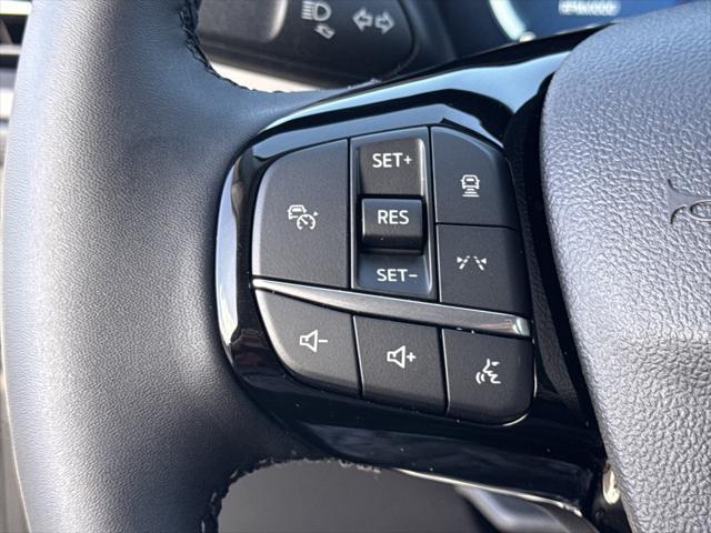 Photo of 2024 Oxford White Ford Escape
