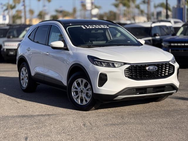 Photo of 2024 Oxford White Ford Escape