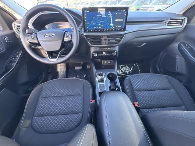 Photo of 2024 Oxford White Ford Escape