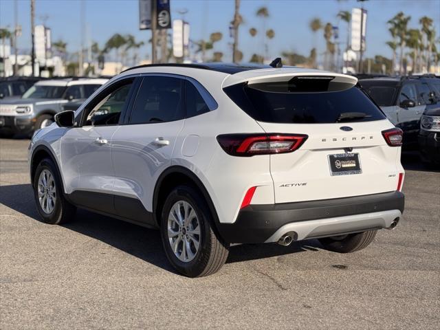 Photo of 2024 Oxford White Ford Escape