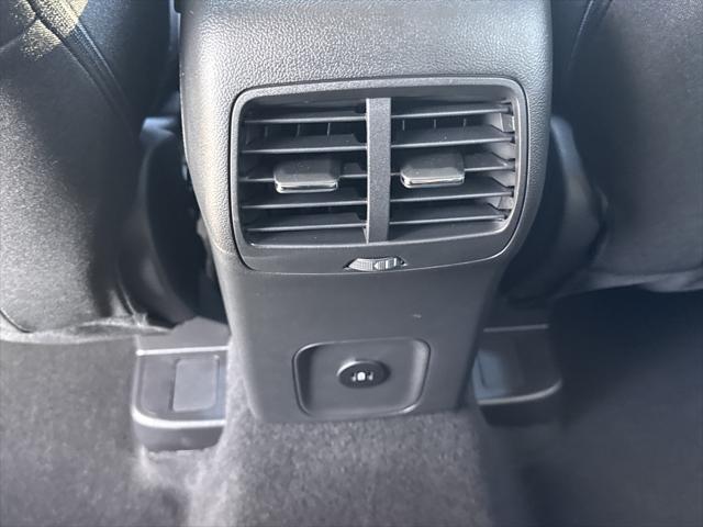 Photo of 2024 Oxford White Ford Escape