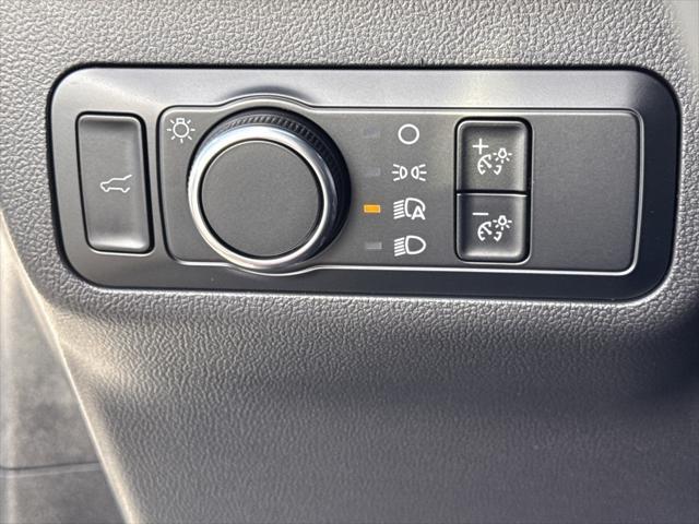 Photo of 2024 Oxford White Ford Escape