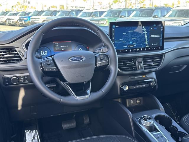 Photo of 2024 Oxford White Ford Escape