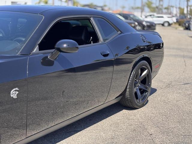 Photo of 2020 Pitch Black Clearcoat Dodge Challenger