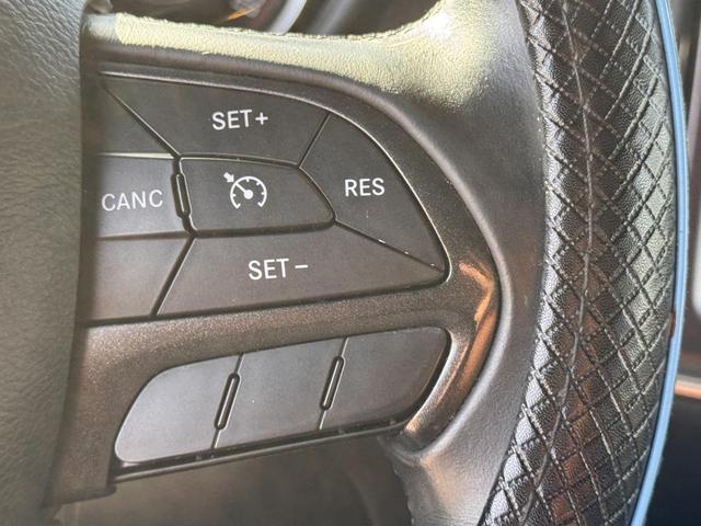 Photo of 2015 Granite Crystal Metallic Clearcoat Dodge Challenger