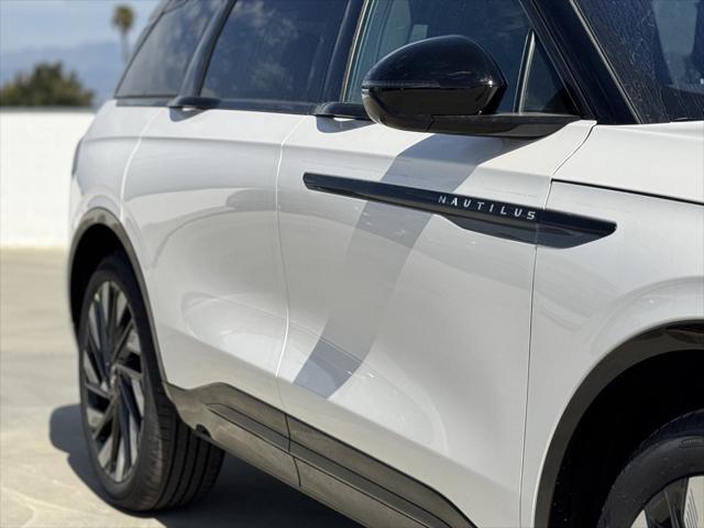 Photo of 2025 Platinum Lincoln Nautilus