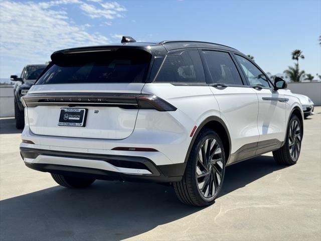 Photo of 2025 Platinum Lincoln Nautilus