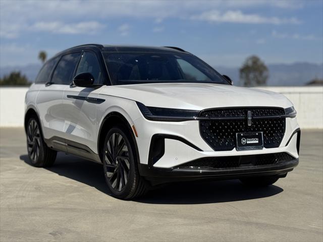 Photo of 2025 Platinum Lincoln Nautilus