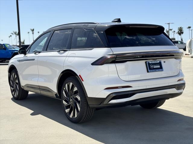 Photo of 2025 Platinum Lincoln Nautilus