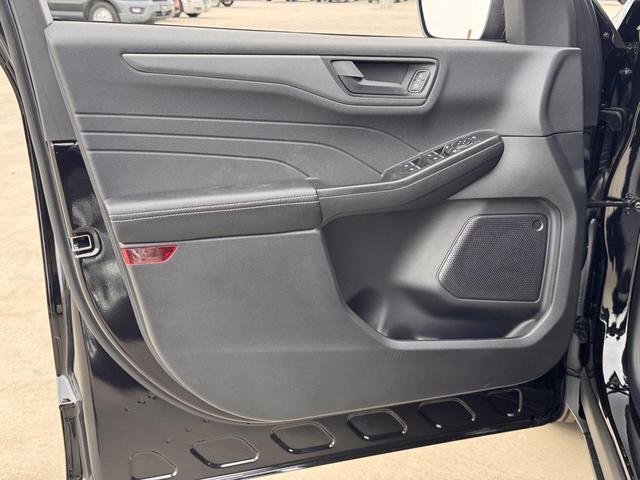 Photo of 2025 Agate Black Metallic Ford Escape