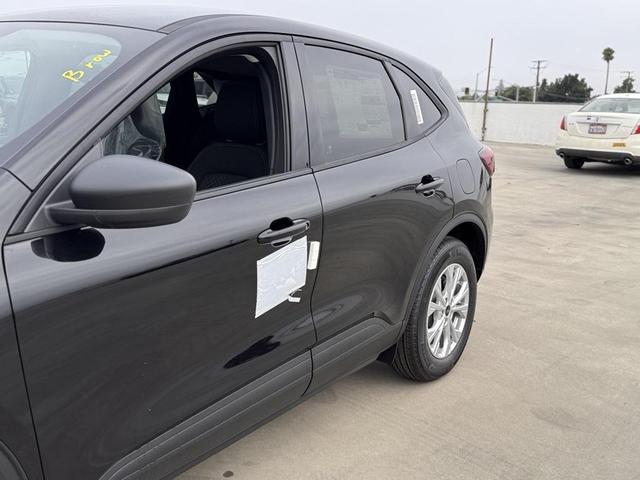 Photo of 2025 Agate Black Metallic Ford Escape