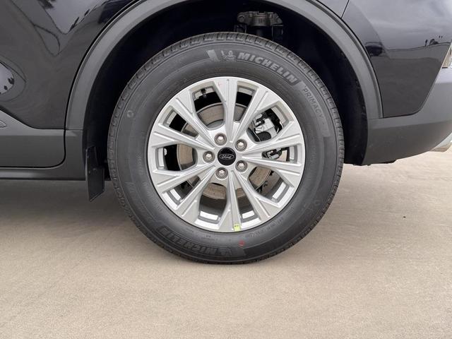 Photo of 2025 Agate Black Metallic Ford Escape
