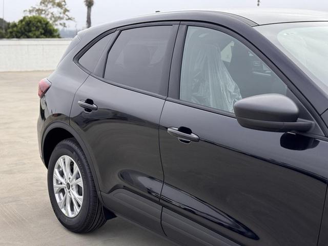 Photo of 2025 Agate Black Metallic Ford Escape