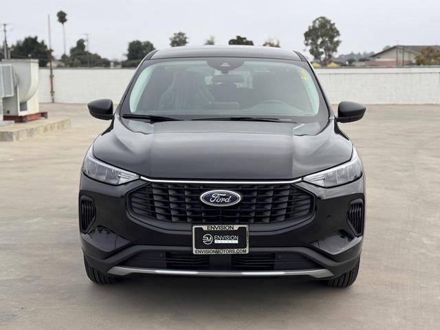 Photo of 2025 Agate Black Metallic Ford Escape