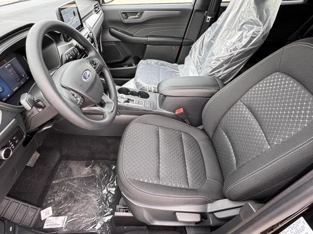 Photo of 2025 Agate Black Metallic Ford Escape